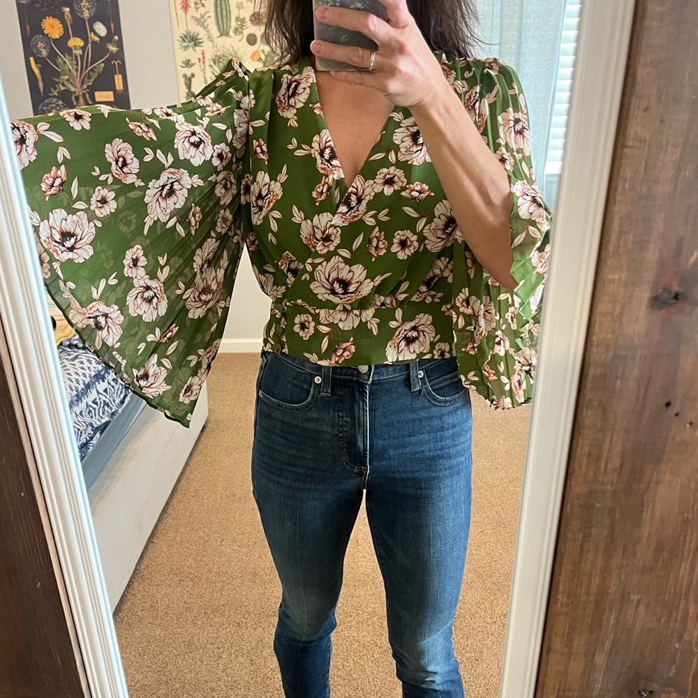 Astr Green Floral Blouse - Picture 4 of 4